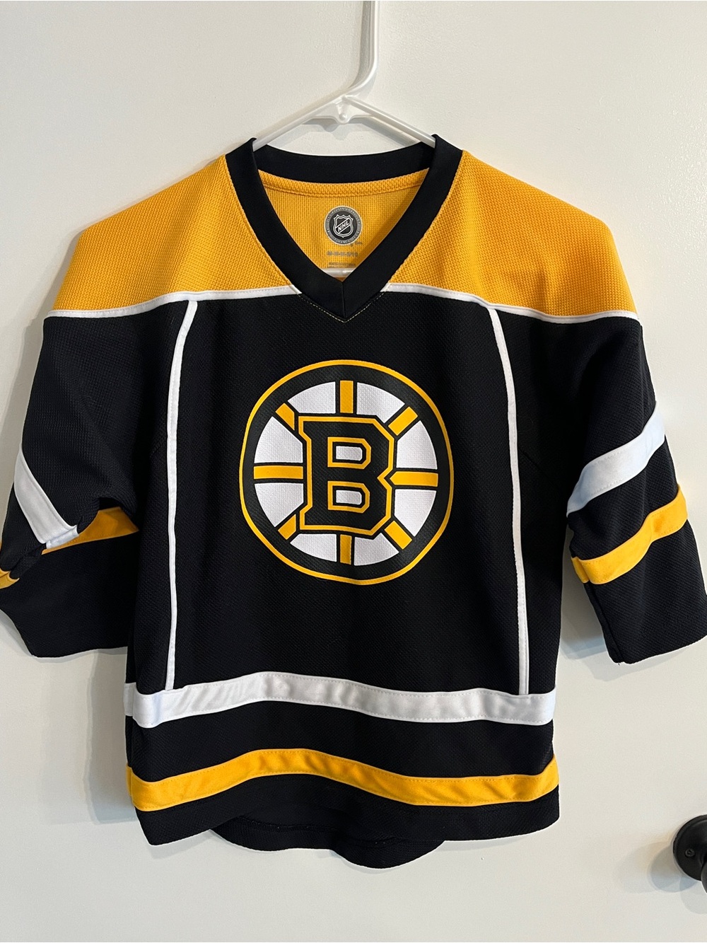 Kids Size Medium Boston Bruins #63 Marchand Jersey